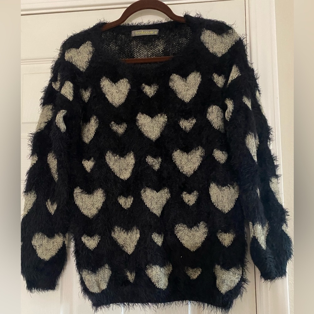 Finn & Clover heart sweater M